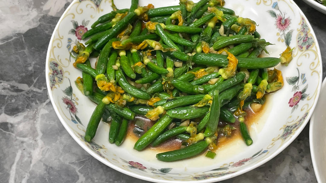 蒜香炝黄瓜花