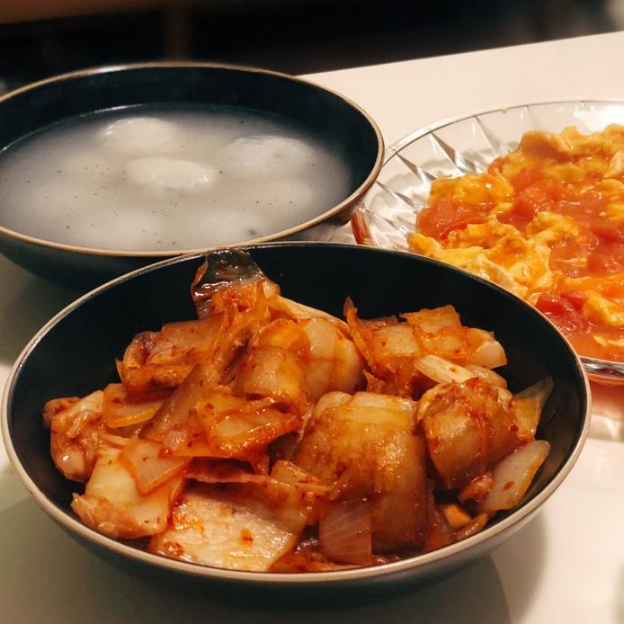 辣白菜炒五花肉