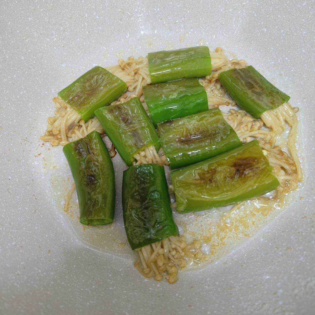 减脂菜❗️酱香浓郁～超级好吃的青椒金针菇