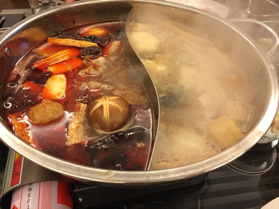 yoyo lee做的鸳鸯火锅汤底