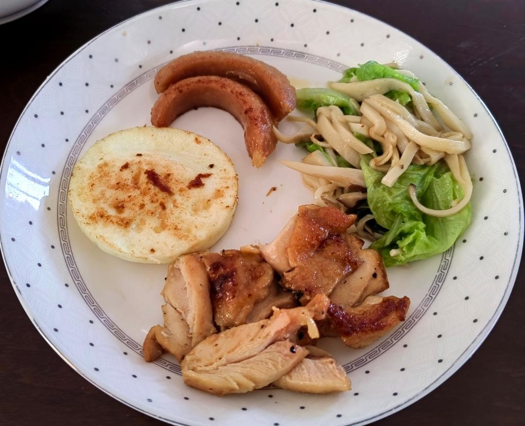 简单易做的香煎黑椒鸡排 柠檬鸡腿肉做法