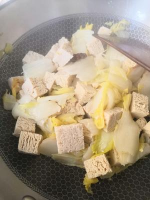 超级简单♥白菜炖冻豆腐的做法 步骤5