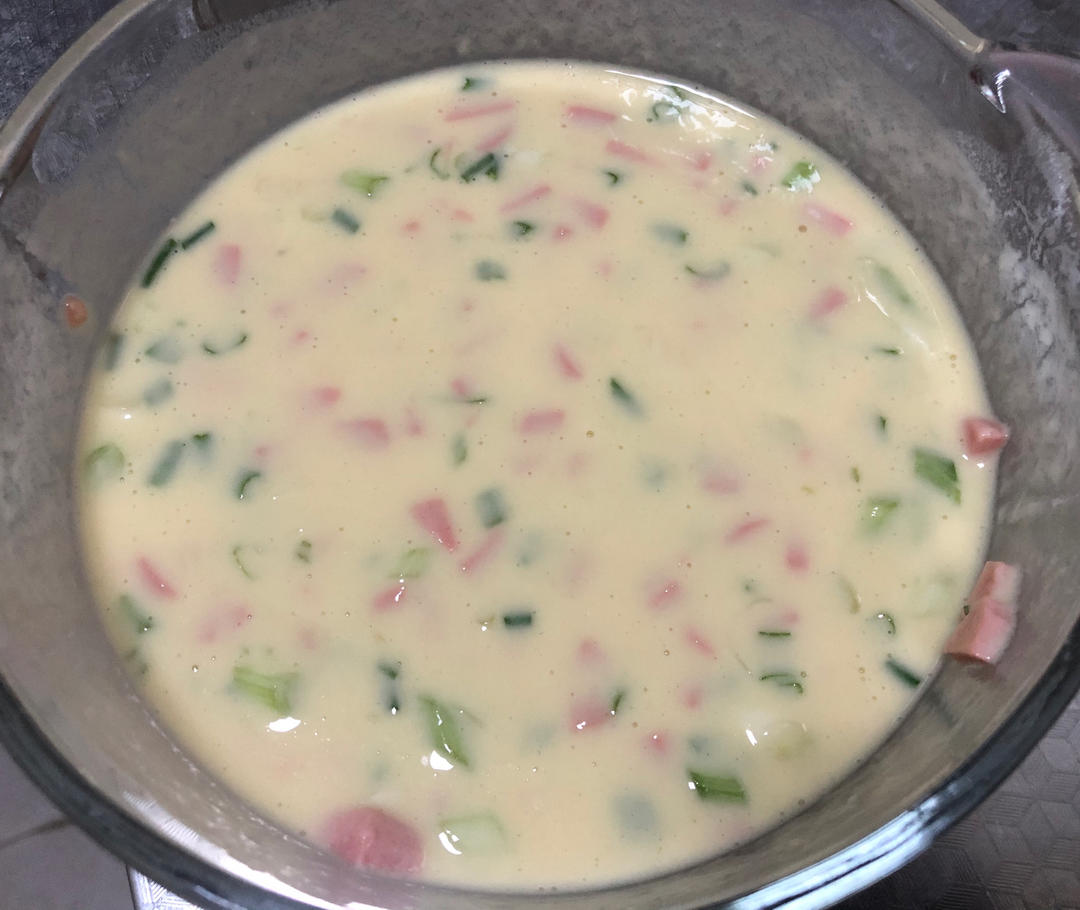 摊葱花儿煎饼，面托儿，早中晚餐都可以当主食吃🥣