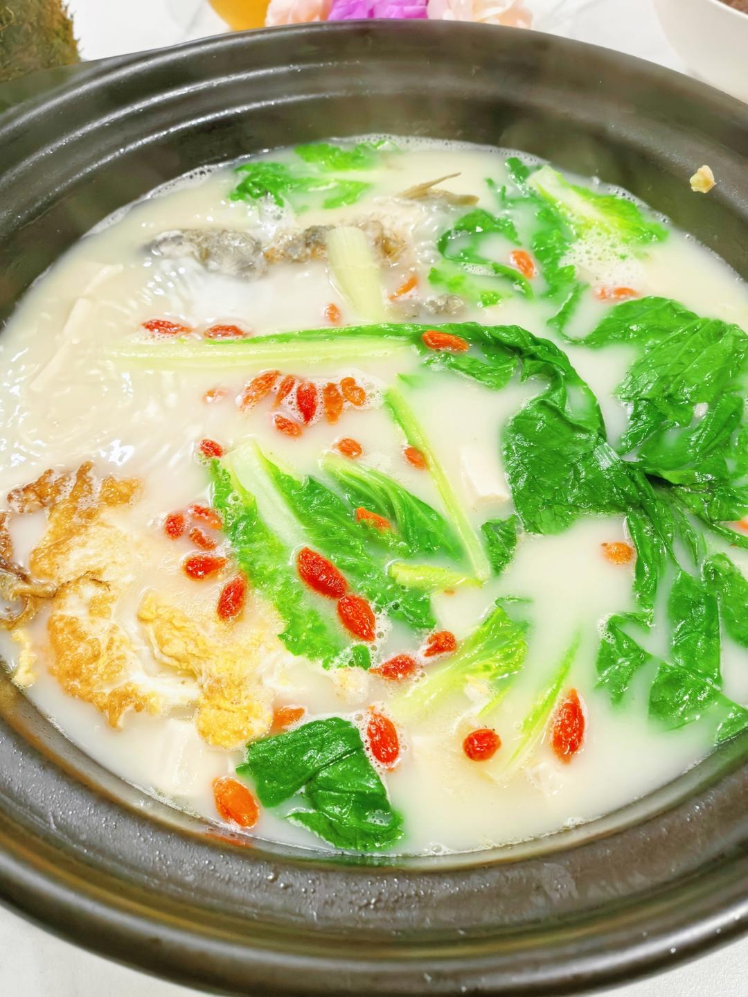 厨师长教你：“鲫鱼豆腐汤”的家常做法，满满的烹饪原理