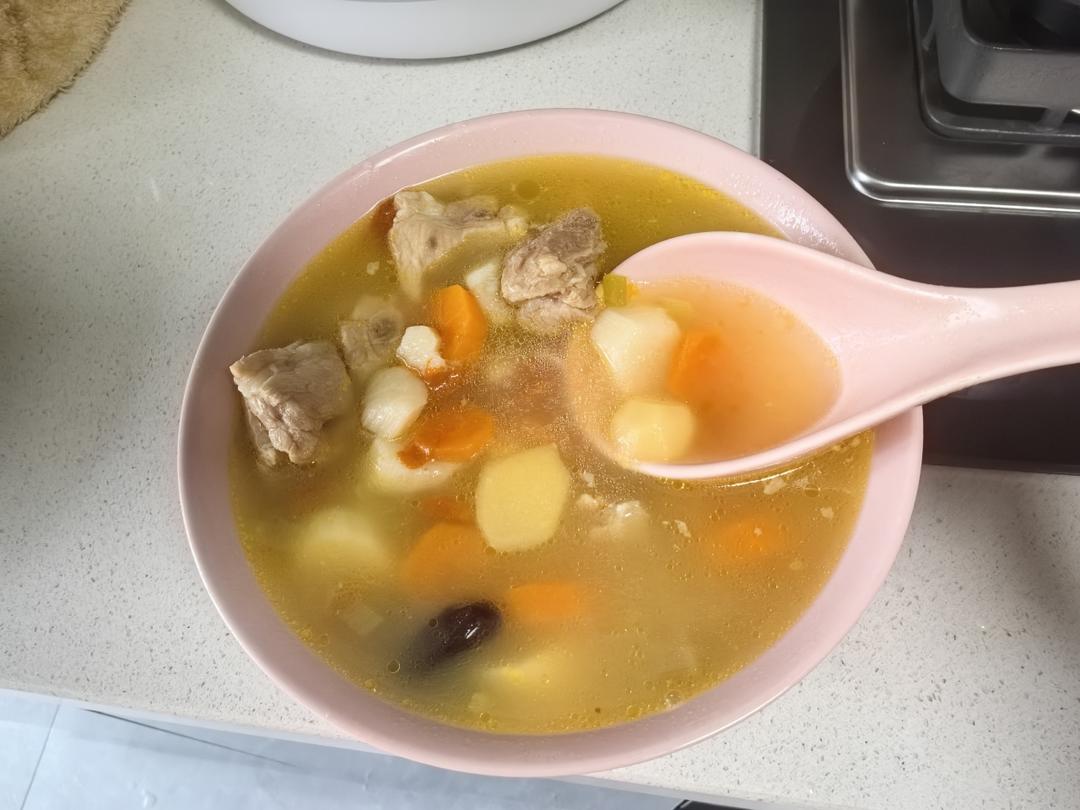 连吃三碗的玉米山药排骨汤