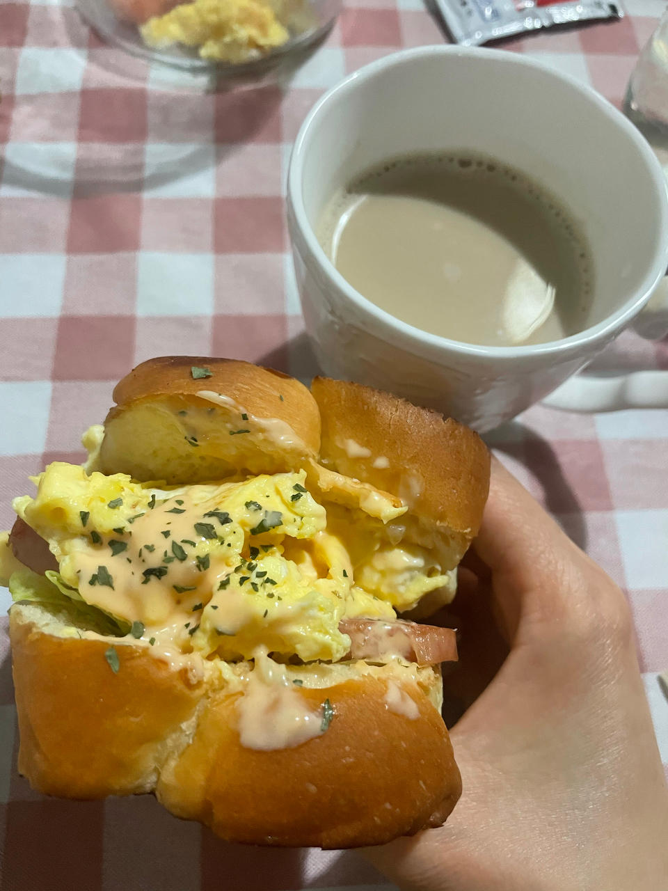 芝士厚蛋烧三明治