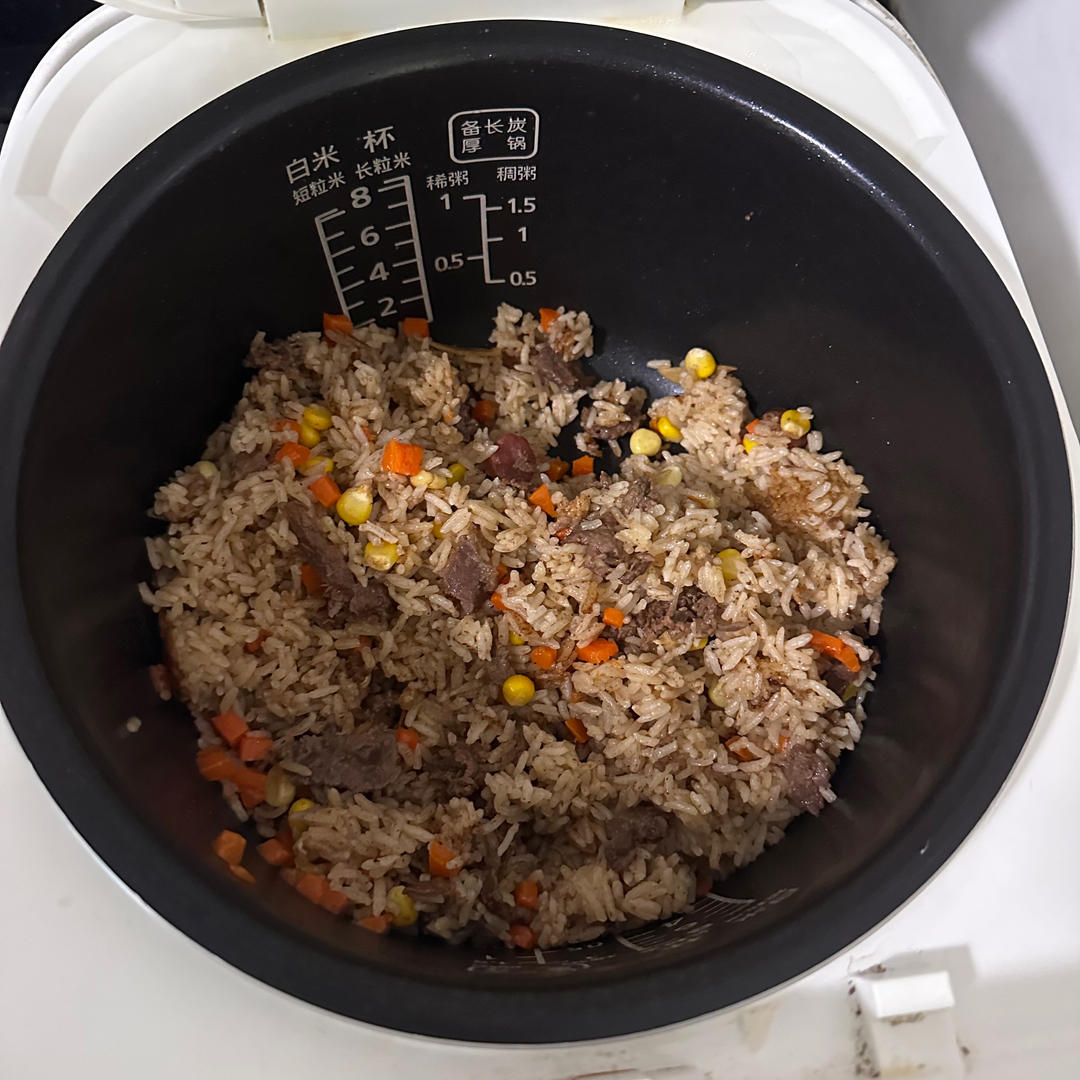 家庭简餐——电饭锅牛肉焖饭