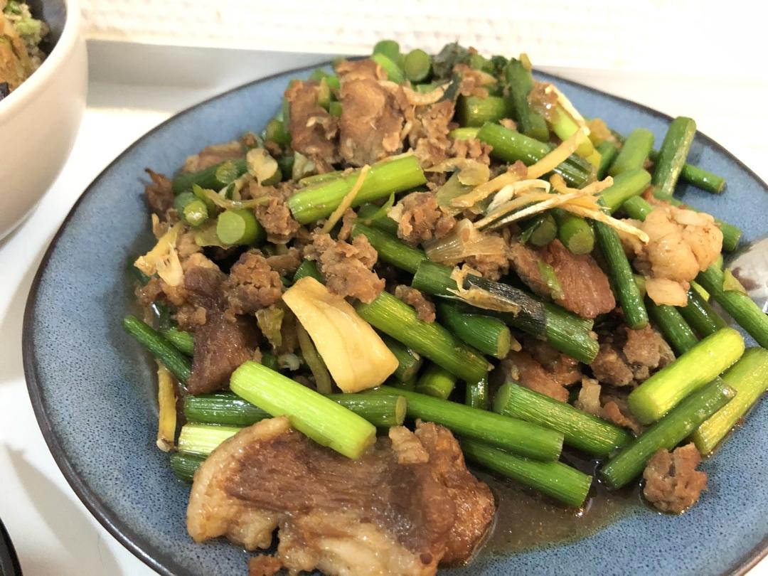 快手家常菜 蒜苔（蒜苗）炒肉