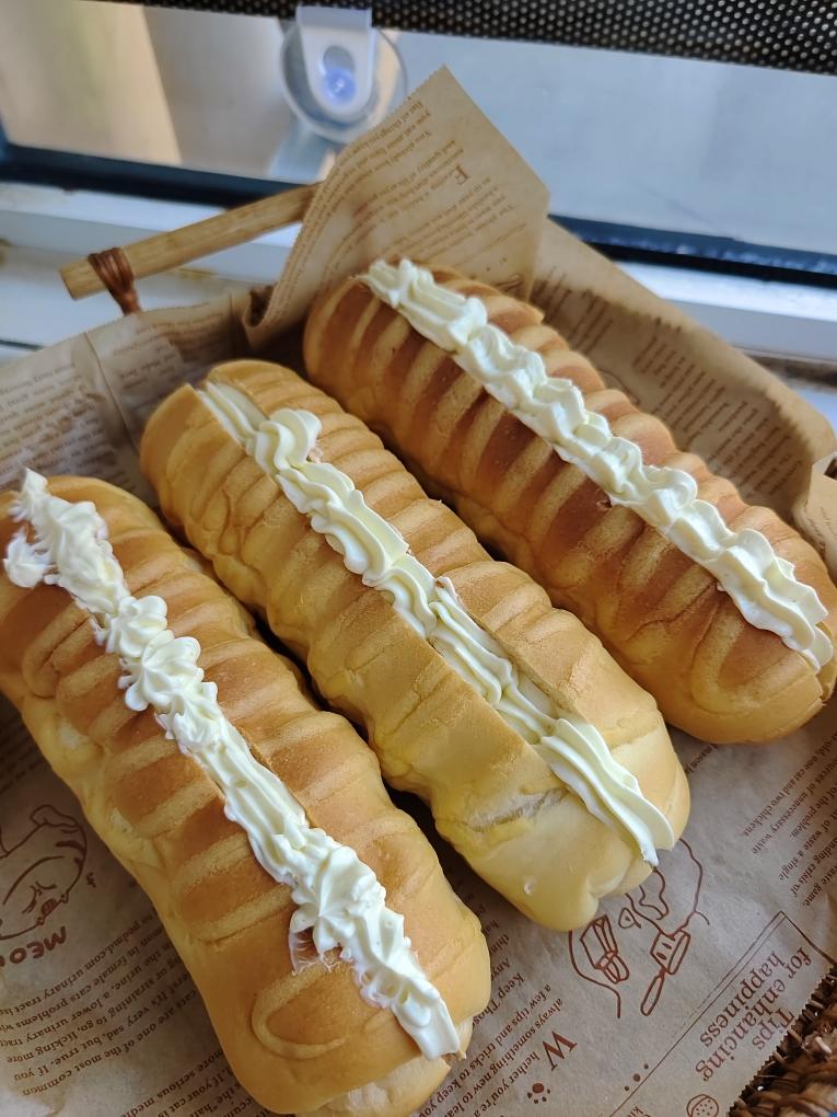 超！级！软！经典毛毛虫面包