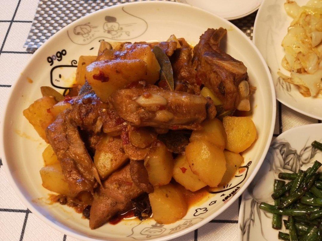 土豆炖排骨