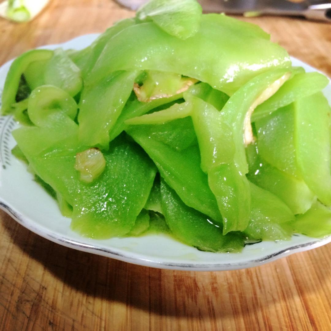 张妈妈的厨房做的清炒莴笋