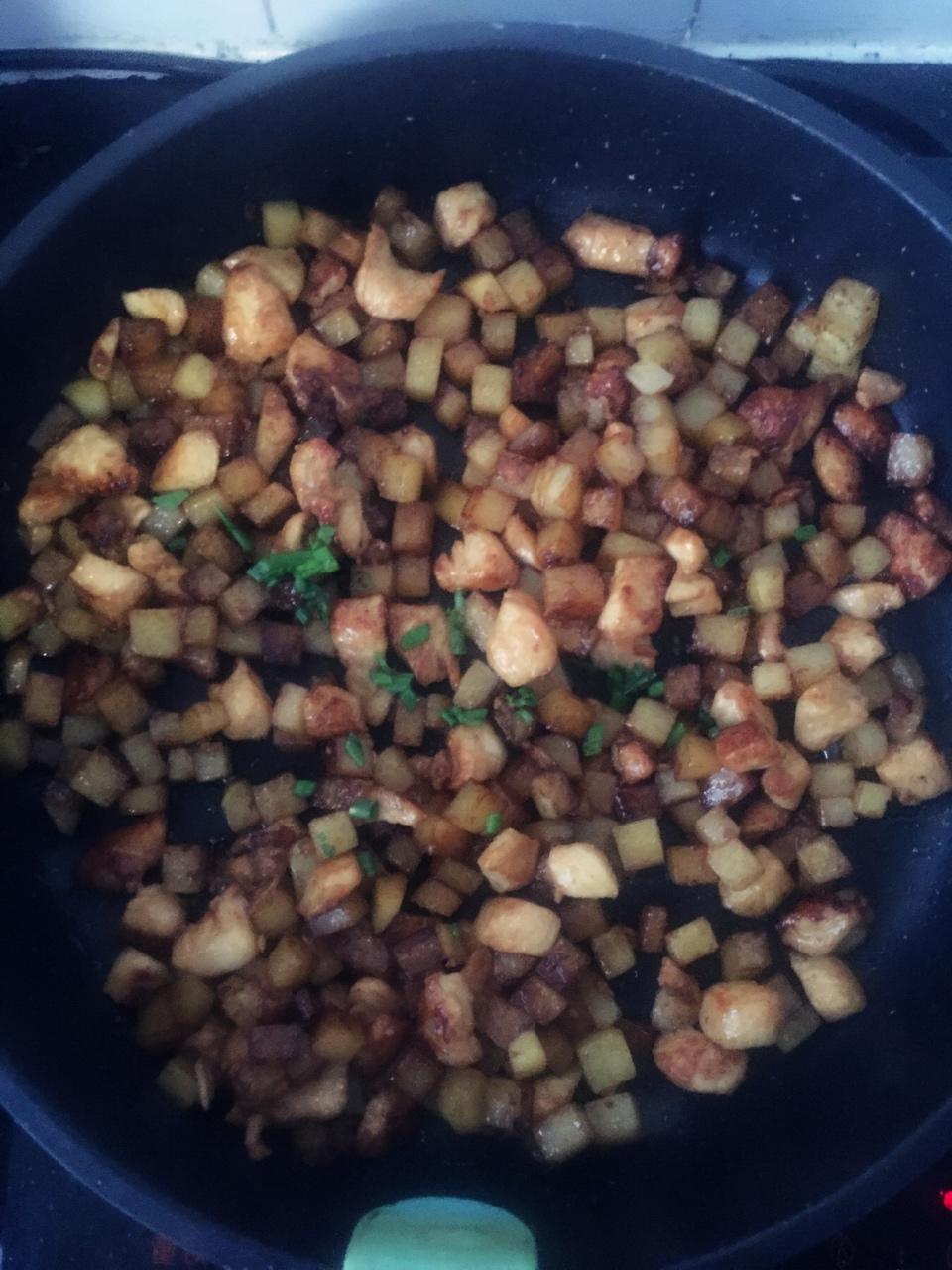 一道怎么做都好吃的干煎土豆鸡丁（红烧，咖喱，椒盐，孜然）