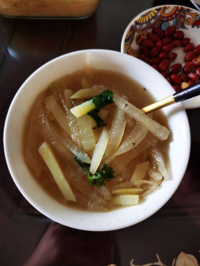 土豆萝卜条汤
