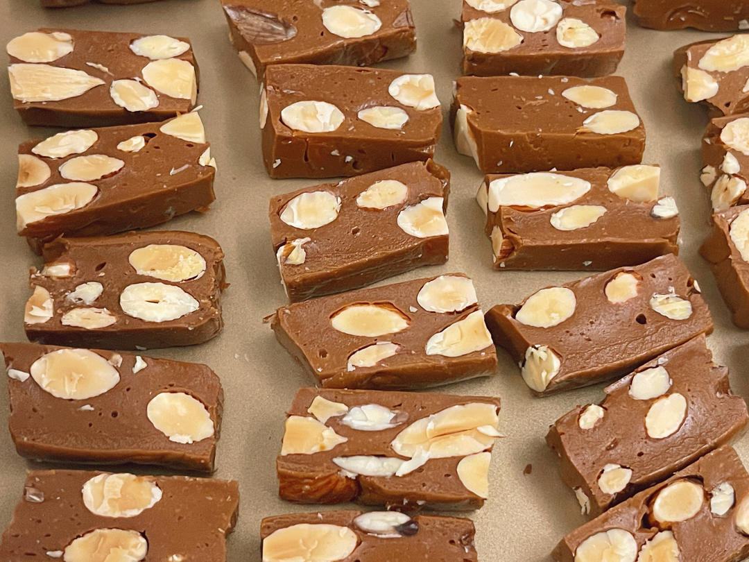 海盐杏仁太妃糖-