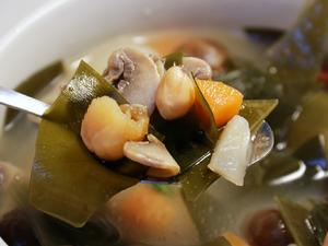 健康低卡—用料满满&快手干贝海带口蘑汤的做法 步骤7