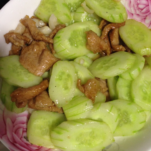 laiiiiii赖做的黄瓜炒肉片