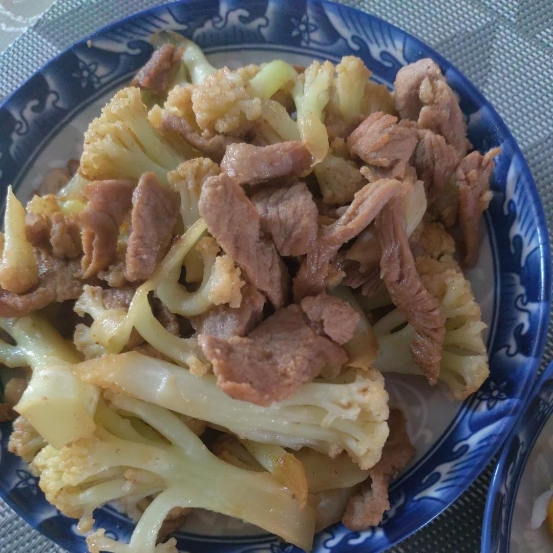 干煸菜花（花菜炒肉）