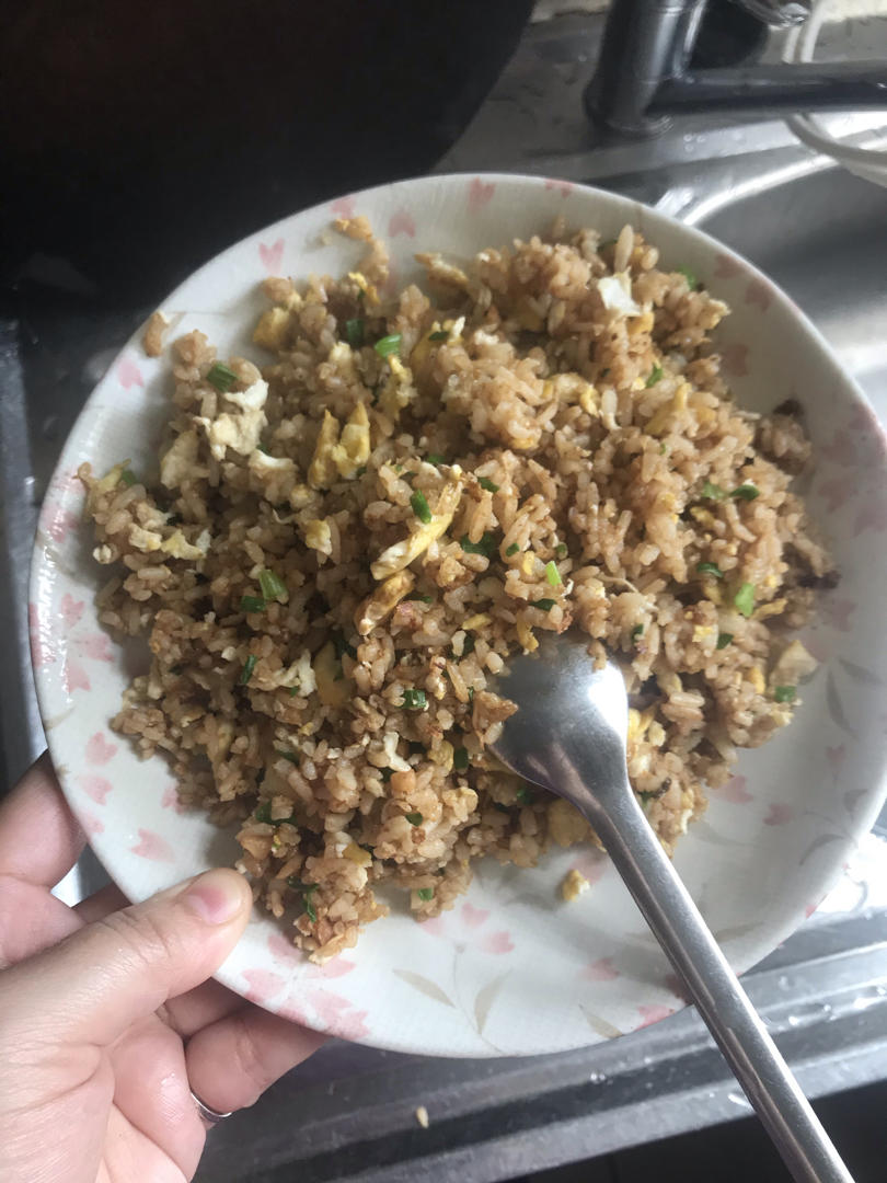 蒜香酱油炒饭