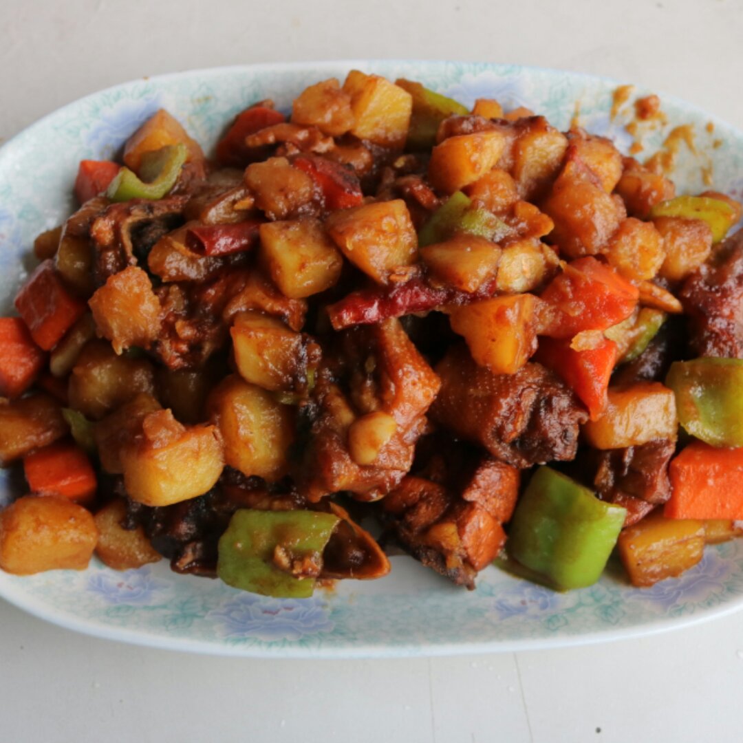 土豆炖鸡块