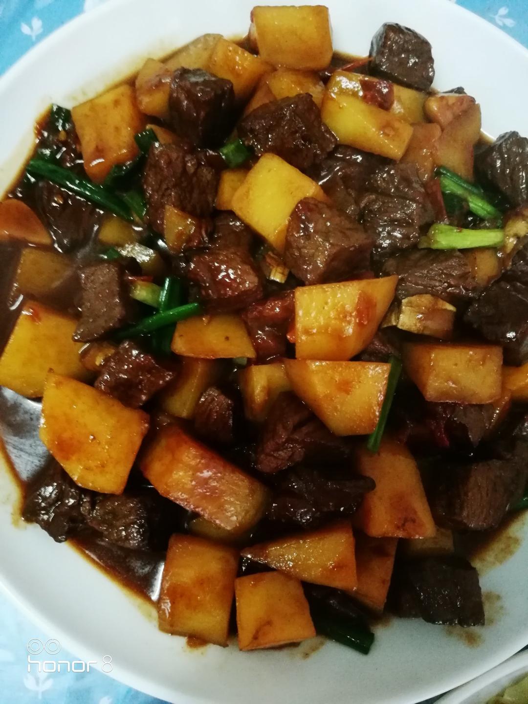 红烧牛肉土豆 （独家秘制）