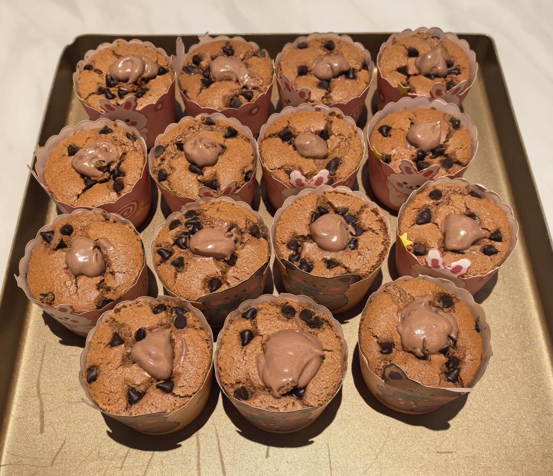 去学习并做了4年的 超浓郁北海道巧克力蛋糕 每次都是第一个卖完