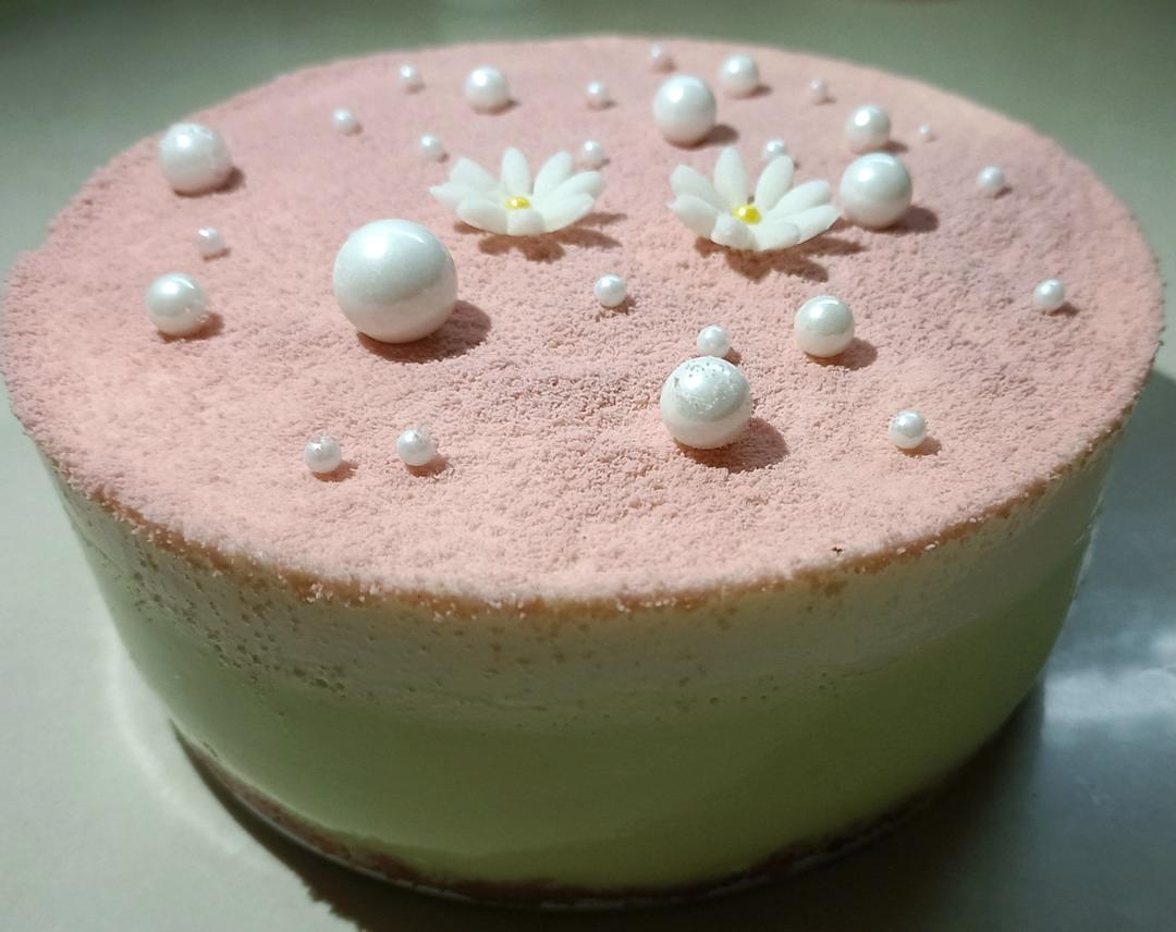 属于春天的樱花慕斯~不需要打发奶油也好吃的那种，你可信