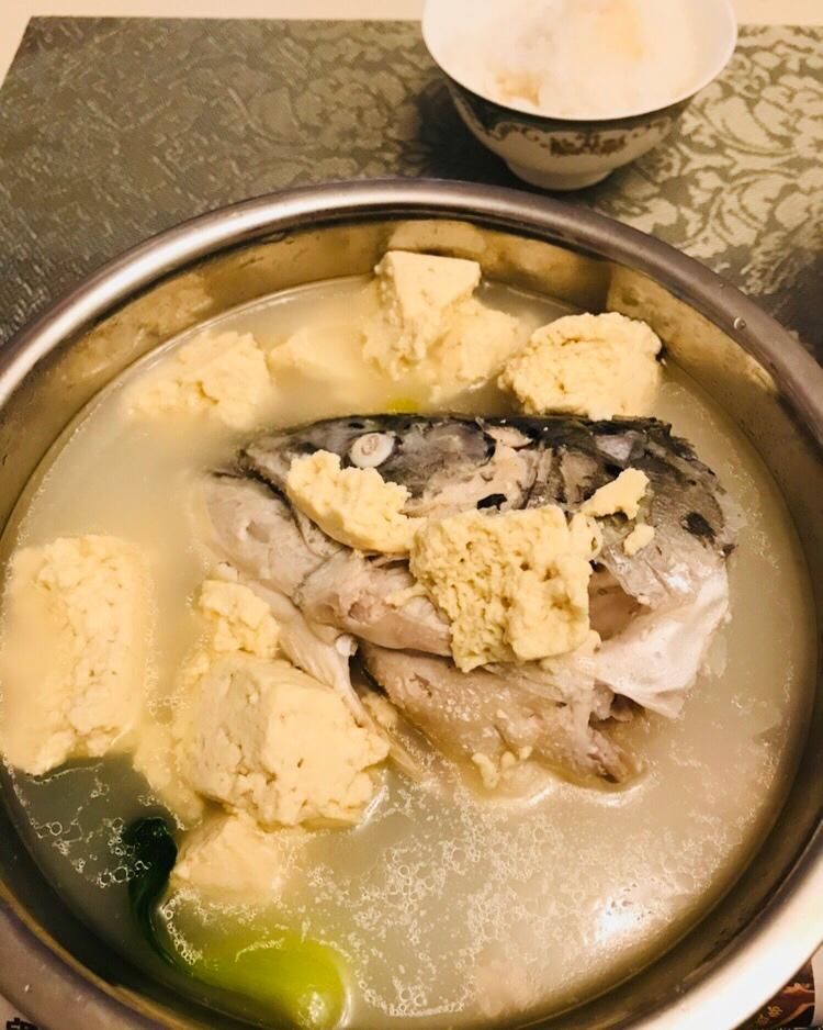 三文鱼头豆腐汤