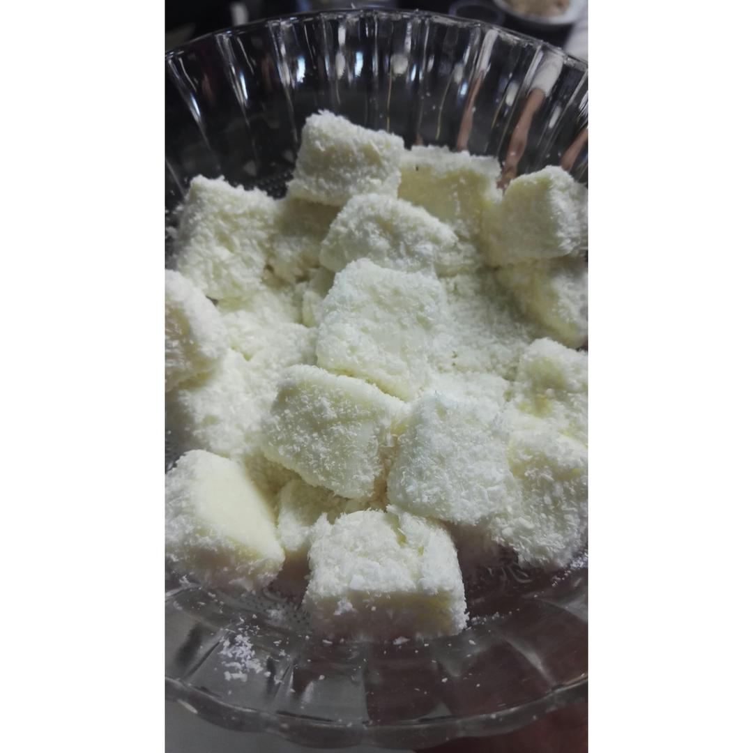 完胜85度C牛奶椰丝小方