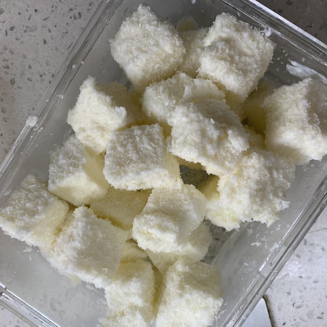 完胜85度C牛奶椰丝小方