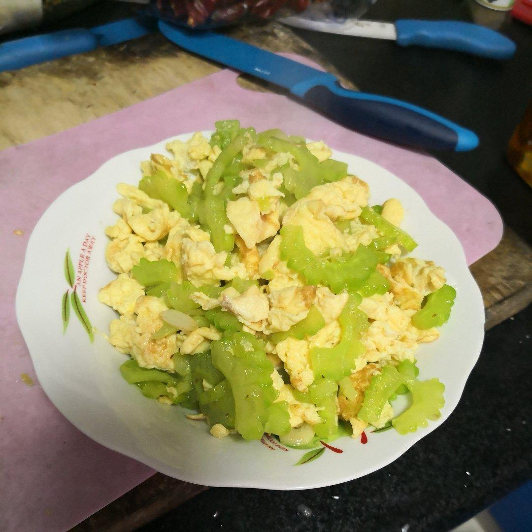 苦瓜炒鸡蛋