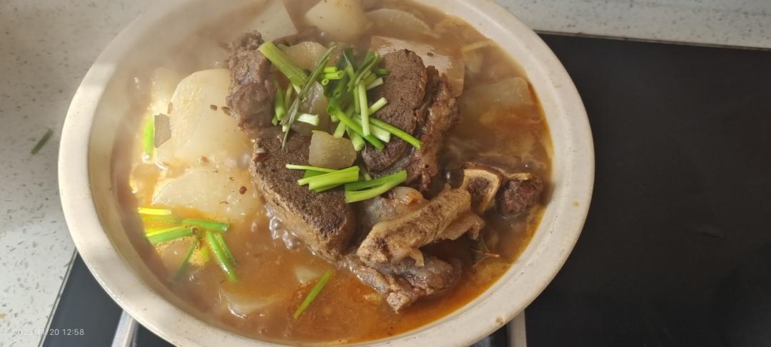 （白萝卜）炖牛排