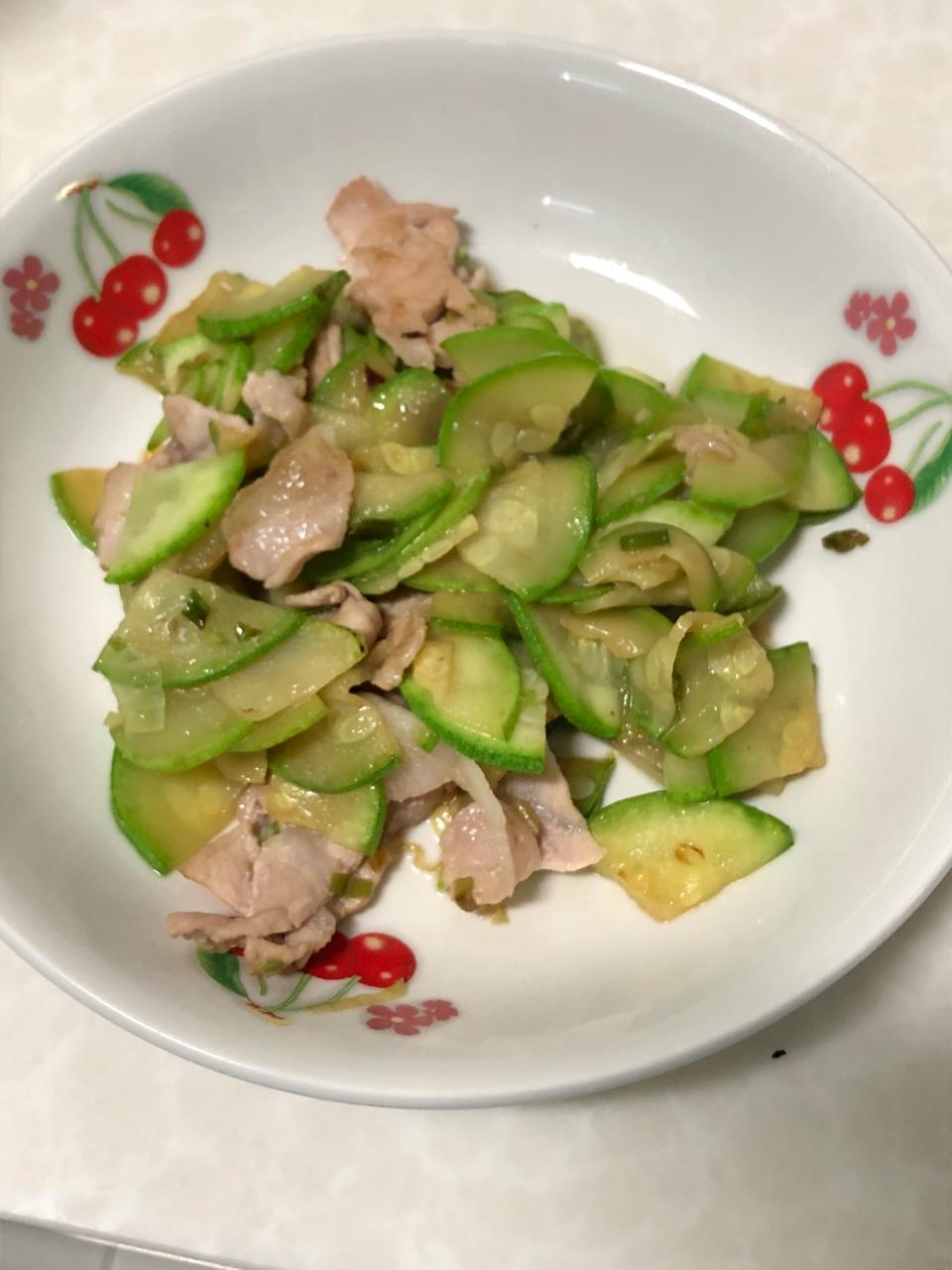 西葫芦炒肉片