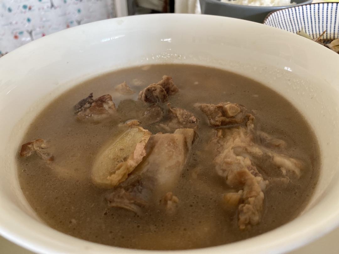 祛湿驱寒的南洋名菜肉骨茶——排骨的优秀做法