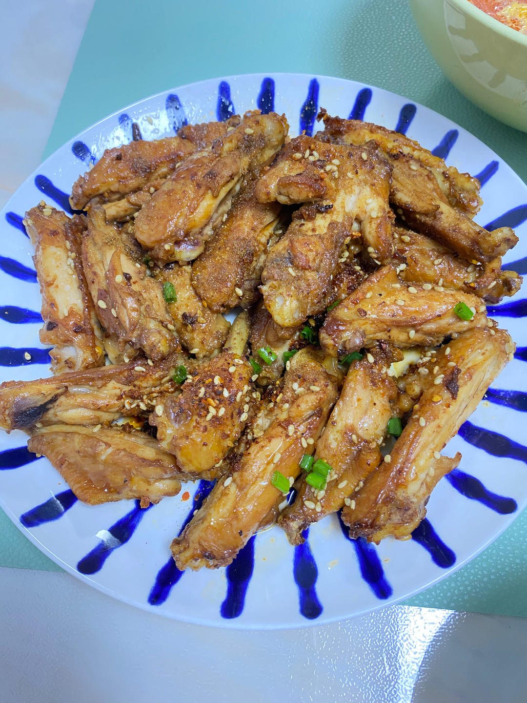 香辣鸡翅（手指都舔干净）