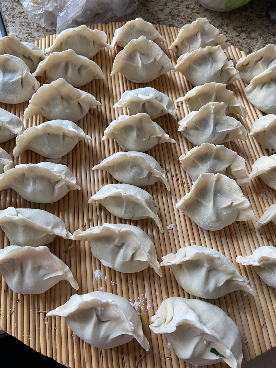 手工揉面三分钟，又韧又薄又好包的饺子皮