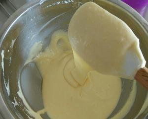 适合做生日蛋糕胚的戚风:柠檬戚风蛋糕的做法 步骤15