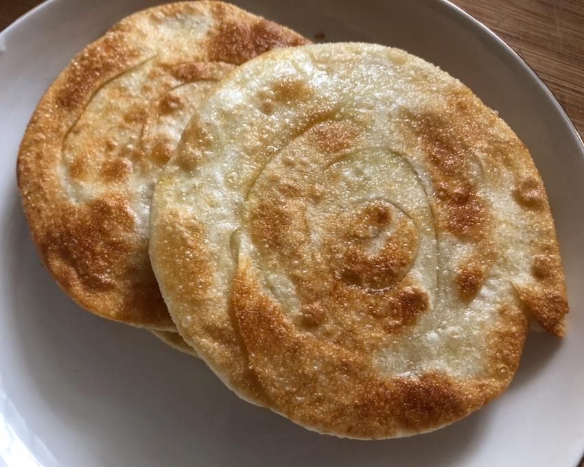 饺子皮酥脆油饼的做法