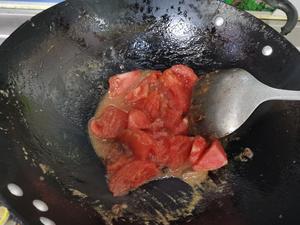 夏日开胃菜 丝瓜番茄炒猪肝的做法 步骤5