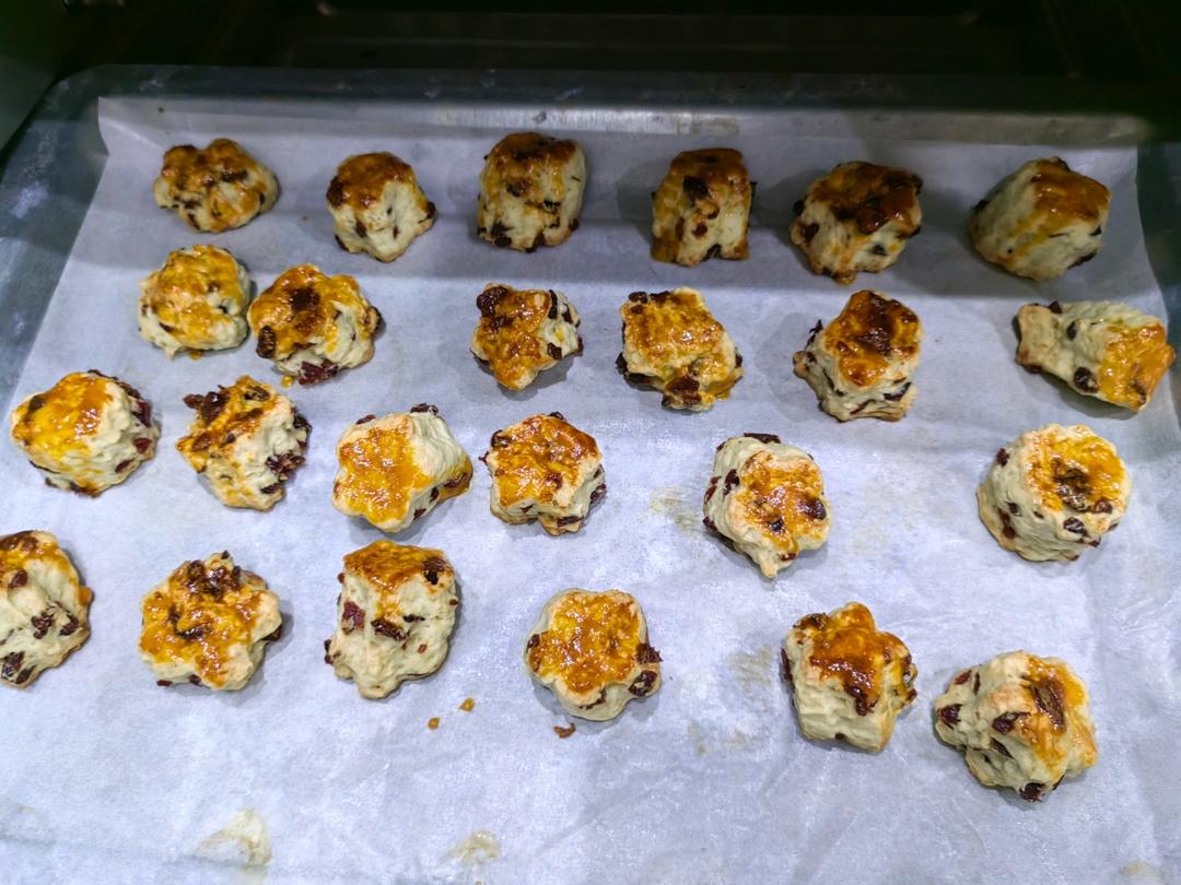 消耗淡奶油的司康