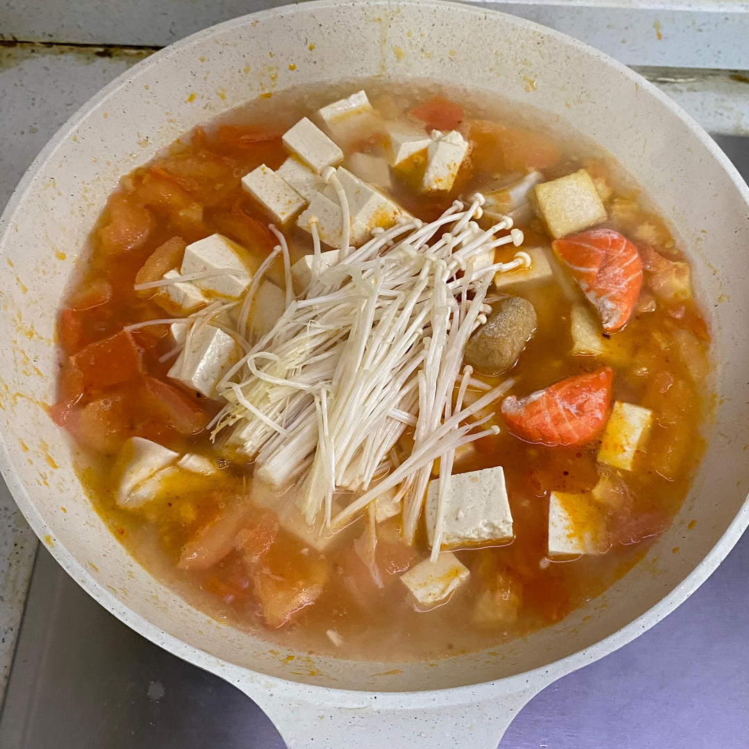 减脂快手菜～番茄金针菇豆腐汤