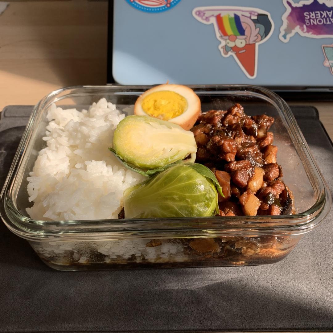 洋葱酥卤肉饭