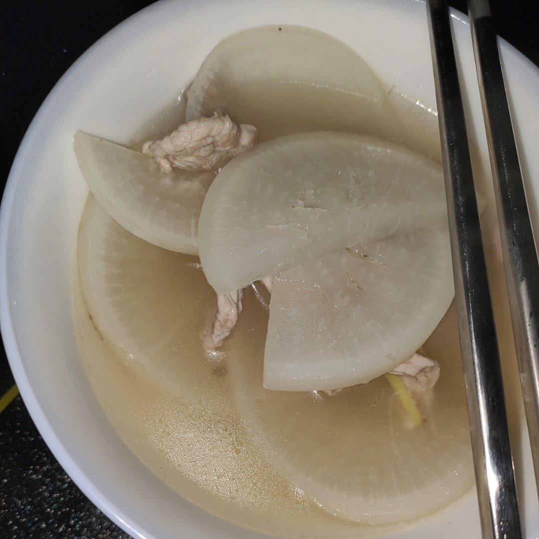 萝卜肉片汤
