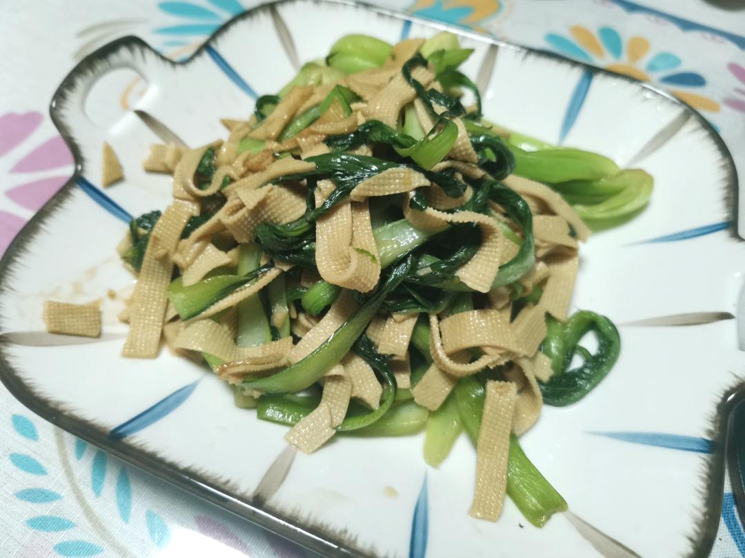 油菜炒豆腐皮