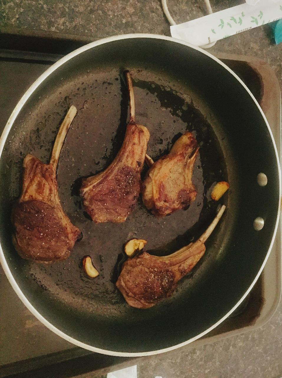 蒜香煎羊排
