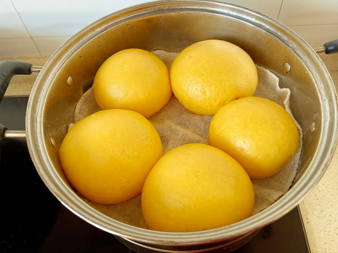 新手也可以--详解如何做出人见人爱、金黄的南瓜馒头