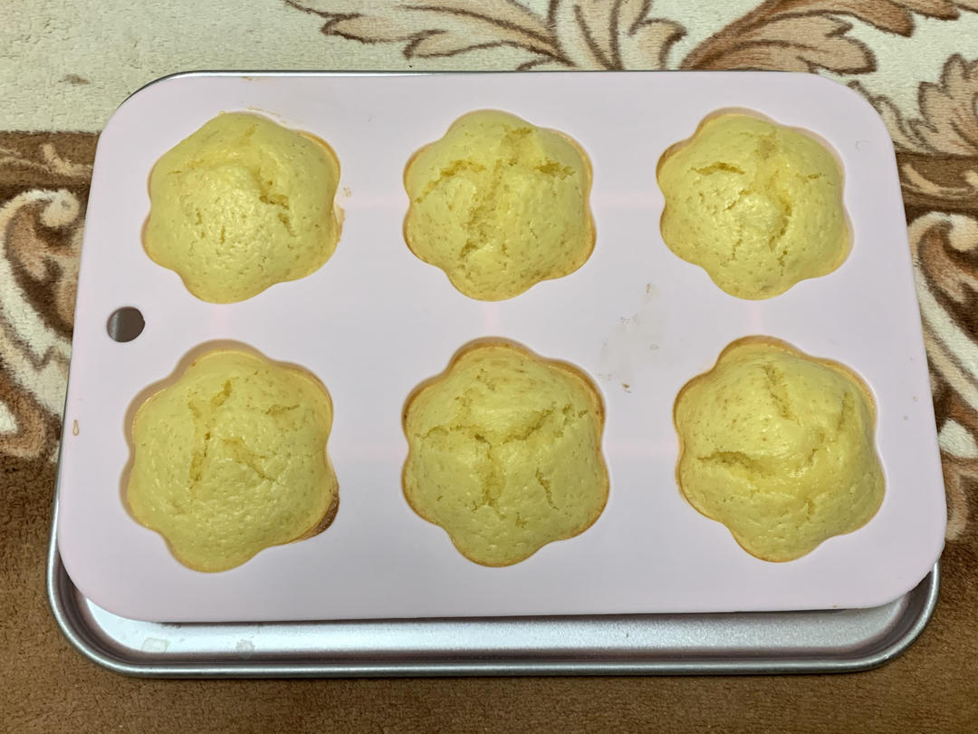 香蕉马芬蛋糕杯