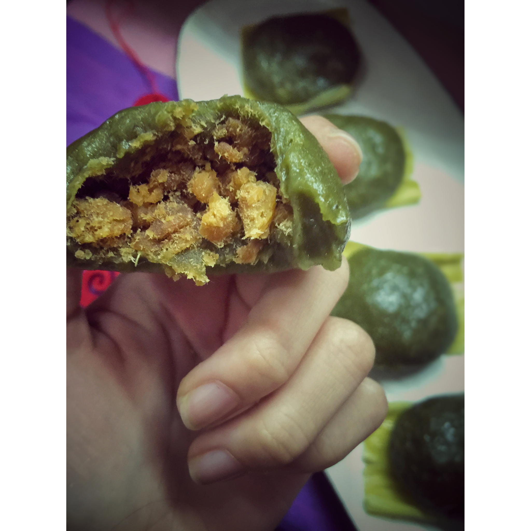 咸蛋黄肉松青团