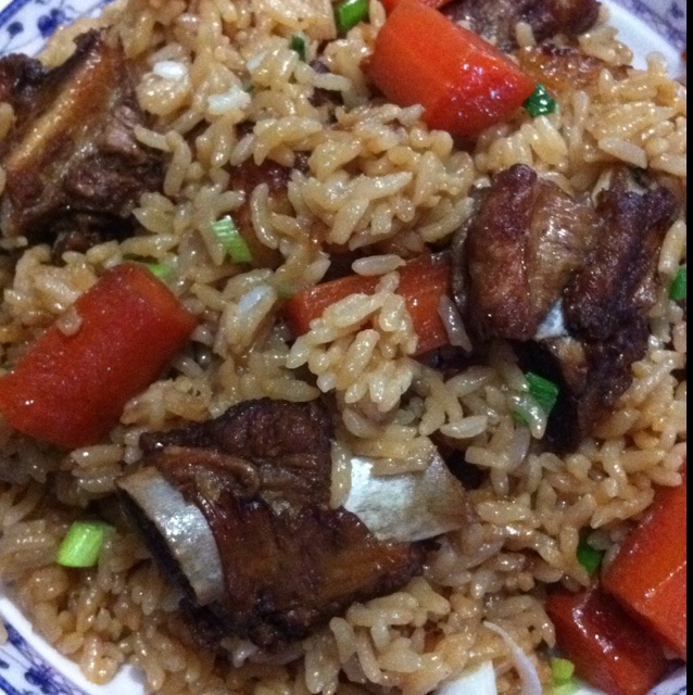 喷香排骨焖饭（爆好吃）