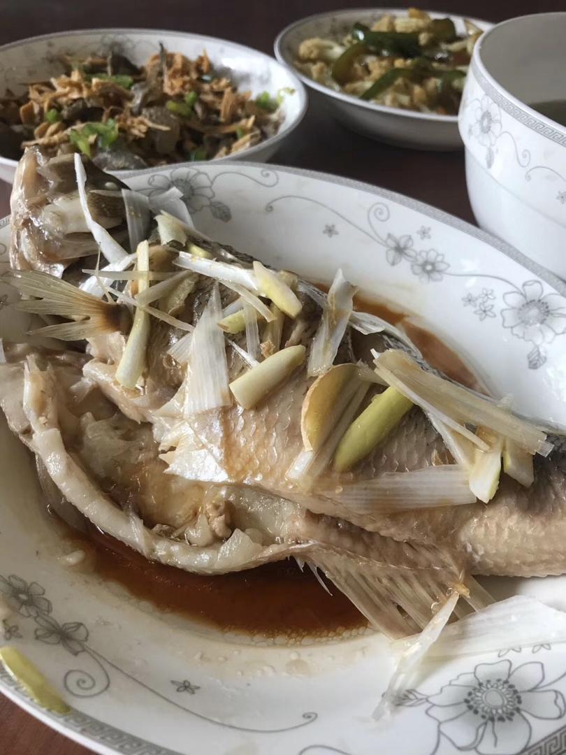 清蒸鲈鱼