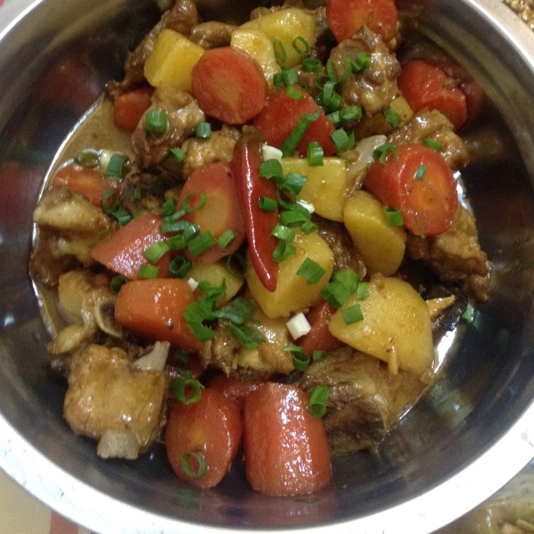 土豆胡萝卜烧排骨